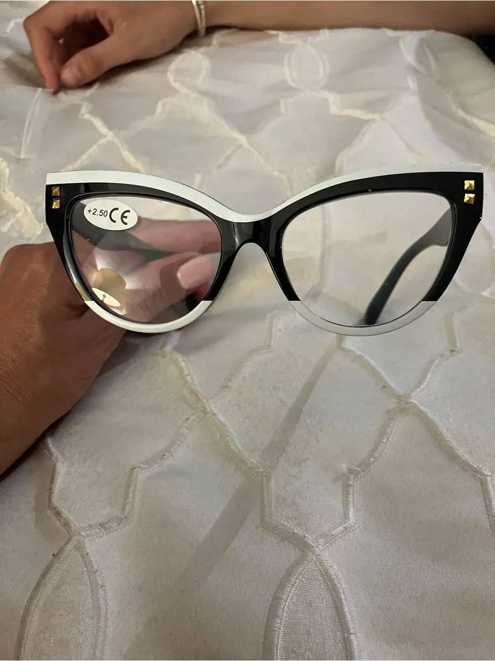 Cat-Eye Reading Glasses in Black with Silver Trim (+2.50)